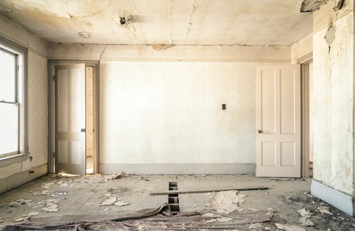 Waste disposal crew managing a cleanout project in Huntington